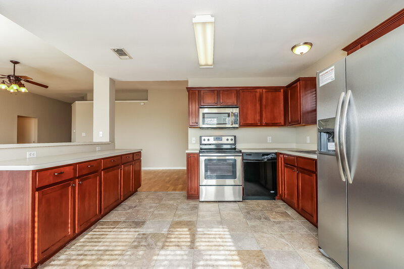 2,450/Mo, 1009 Marcia Ln Burleson, TX 76028 Kitchen View