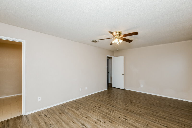 2,385/Mo, 4964 Creek Ridge Trl Fort Worth, TX 76179 Main Bedroom View 2