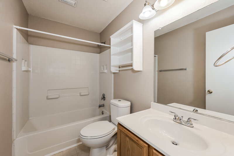 2,140/Mo, 4964 Creek Ridge Trl Fort Worth, TX 76179 Bathroom View