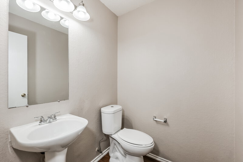 2,140/Mo, 4964 Creek Ridge Trl Fort Worth, TX 76179 Bathroom View 2