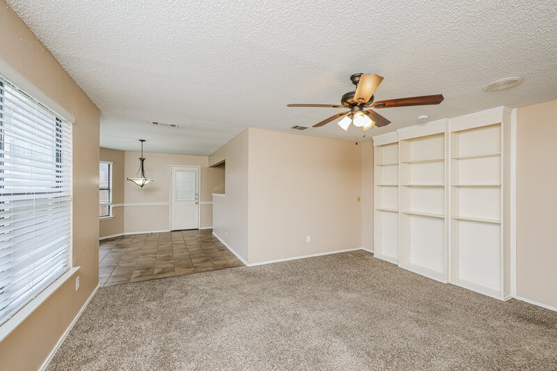 1,990/Mo, 5116 Waltham Ct Garland, TX 75043 Living Room View 2
