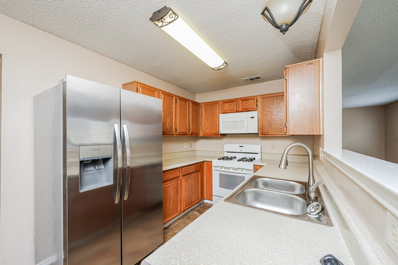 1,990/Mo, 5116 Waltham Ct Garland, TX 75043 Kitchen View 2