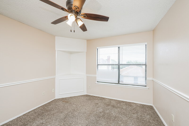 1,990/Mo, 5116 Waltham Ct Garland, TX 75043 Bedroom View