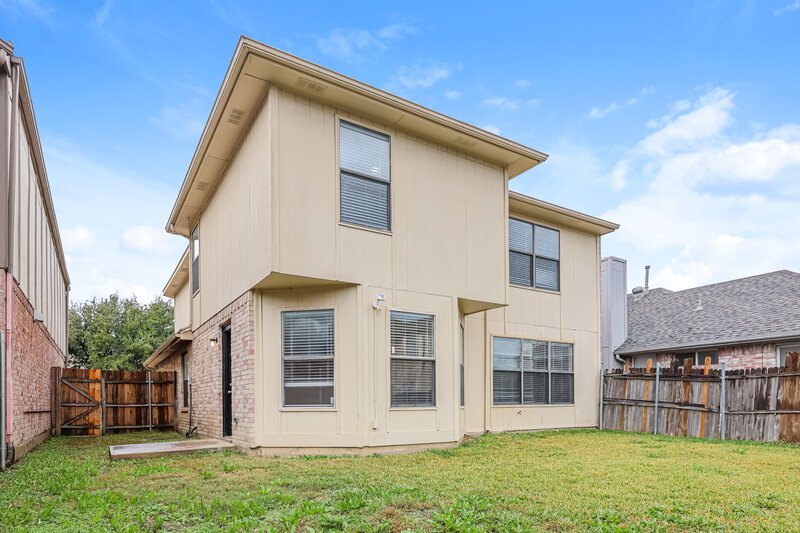 1,990/Mo, 5116 Waltham Ct Garland, TX 75043 Rear View