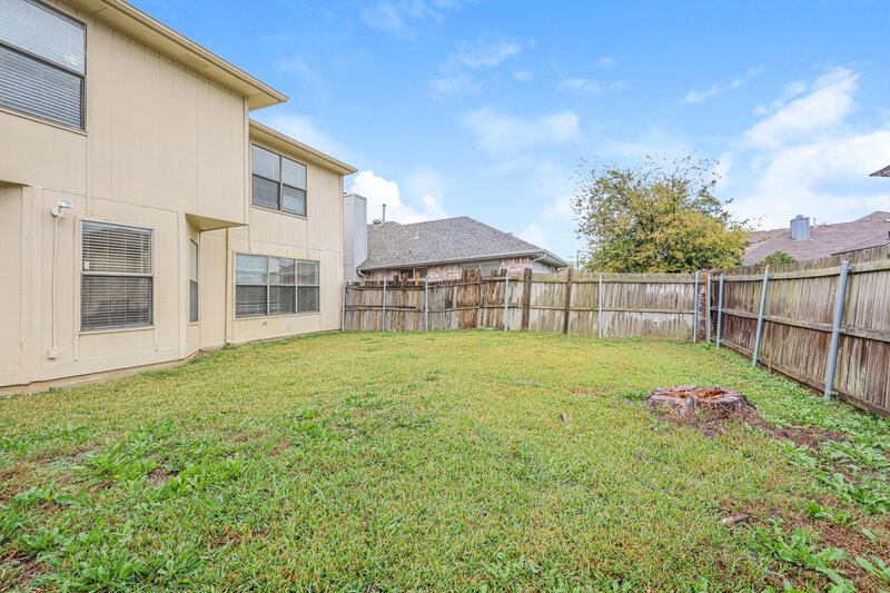 1,990/Mo, 5116 Waltham Ct Garland, TX 75043 Rear View 2