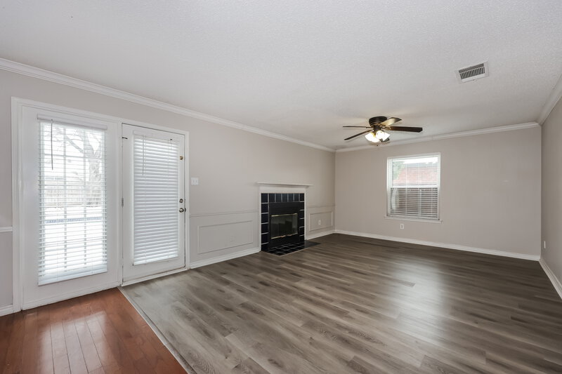 1,965/Mo, 5024 Flat Creek Dr Fort Worth, TX 76179 Living Room View