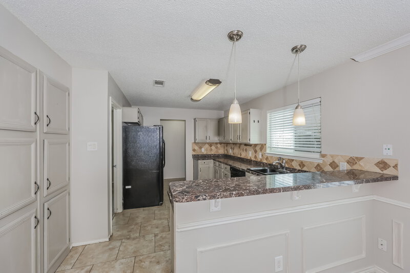 1,965/Mo, 5024 Flat Creek Dr Fort Worth, TX 76179 Kitchen View