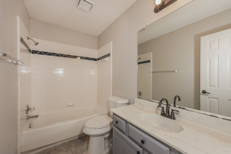 1,965/Mo, 5024 Flat Creek Dr Fort Worth, TX 76179 Bathroom View