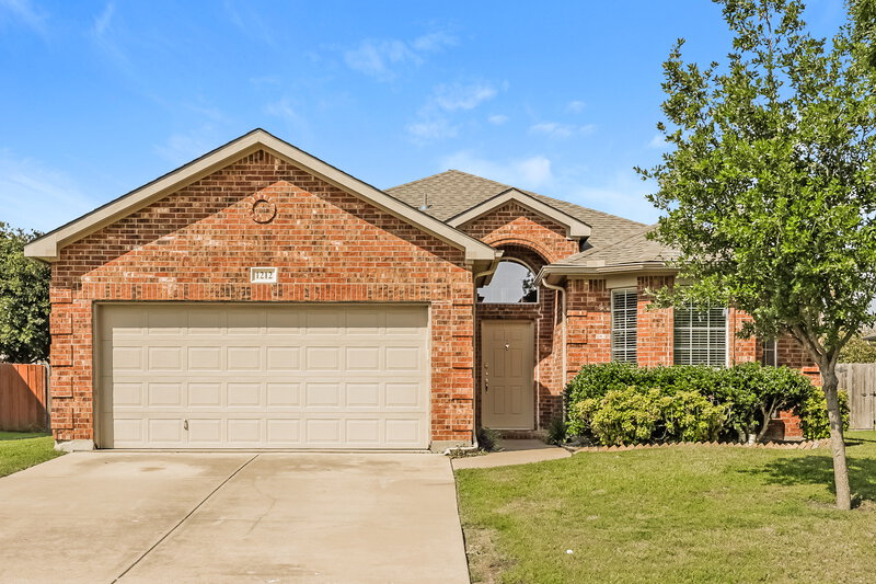 2,275/Mo, 1212 Juniper Ln Burleson, TX 76028 External View