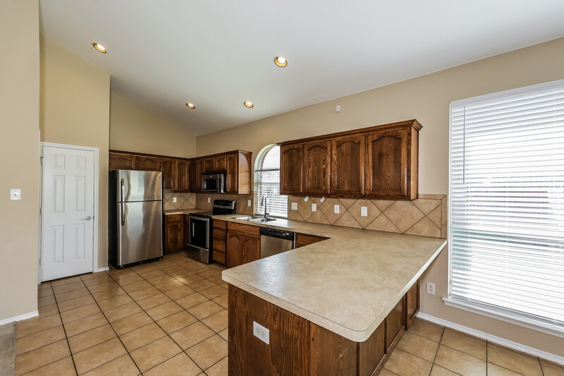 2,275/Mo, 1212 Juniper Ln Burleson, TX 76028 Kitchen View