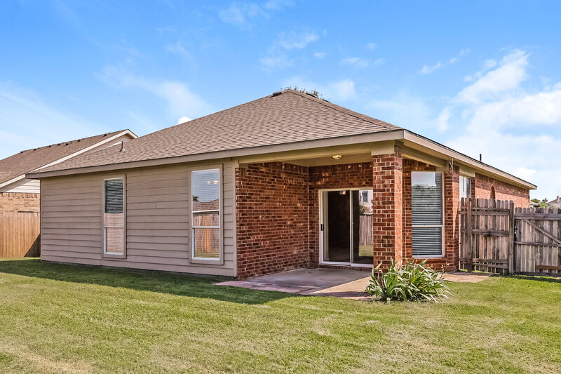 2,275/Mo, 1212 Juniper Ln Burleson, TX 76028 Rear View