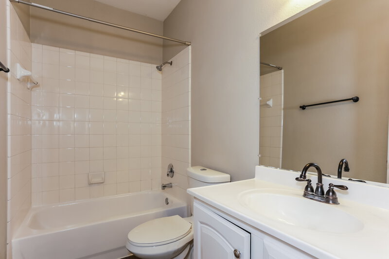 3,180/Mo, 1302 Rosebrook Dr Mansfield, TX 76063 Bathroom View