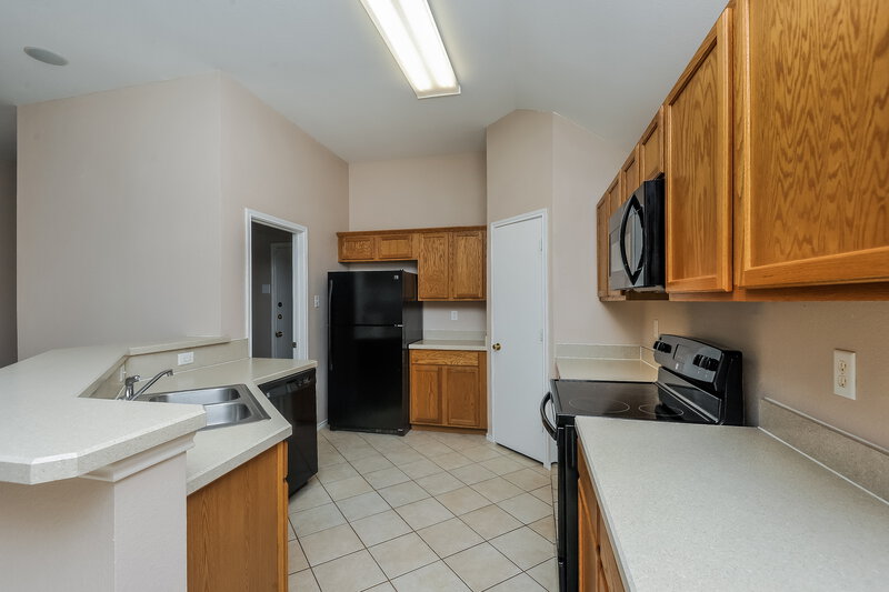 1,870/Mo, 1412 Brownford Dr Burleson, TX 76028 Kitchen View