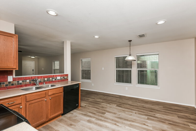 2,005/Mo, 4512 Mountain Oak St Fort Worth, TX 76244 Kitchen View 2