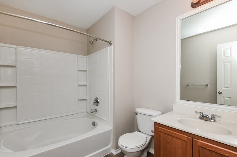 2,005/Mo, 4512 Mountain Oak St Fort Worth, TX 76244 Main Bathroom View