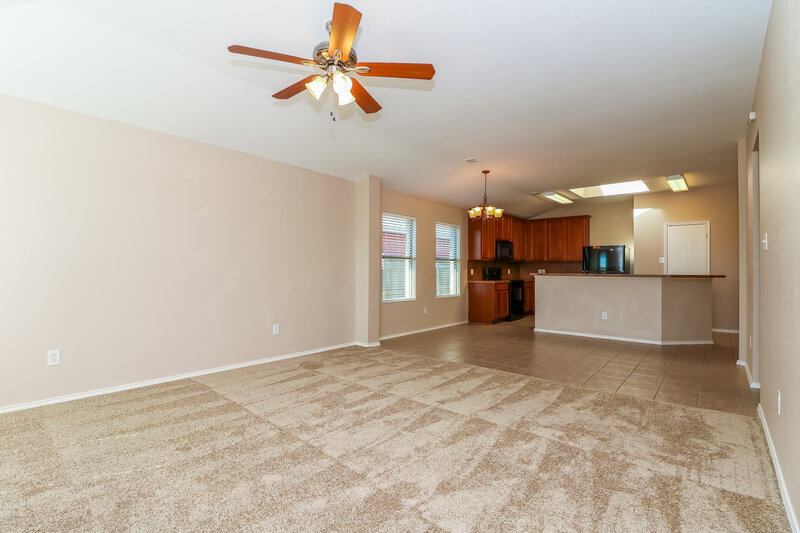 2,365/Mo, 7307 Fossil Creek Dr Arlington, TX 76002 Living Room View