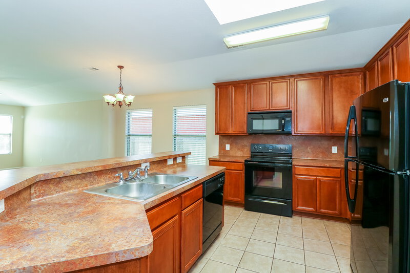 2,365/Mo, 7307 Fossil Creek Dr Arlington, TX 76002 Kitchen View