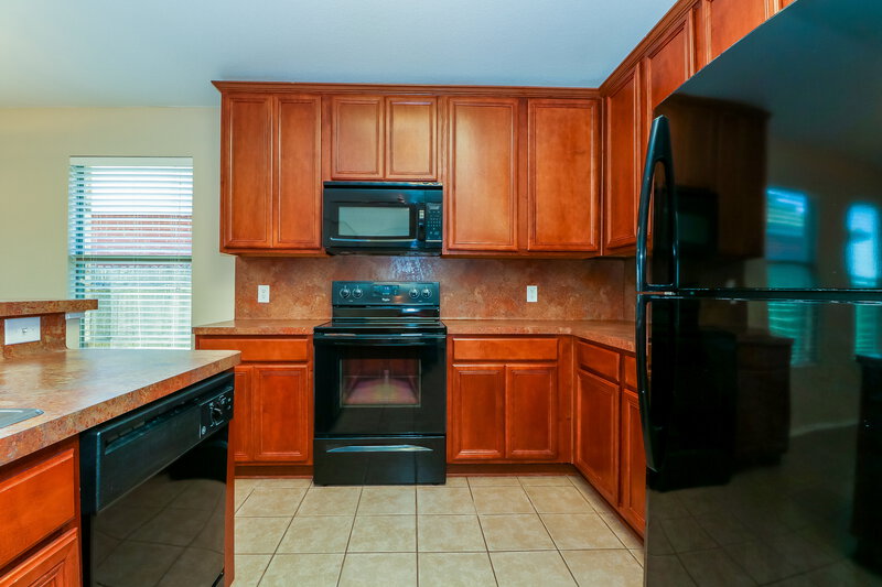 2,365/Mo, 7307 Fossil Creek Dr Arlington, TX 76002 Kitchen View 3