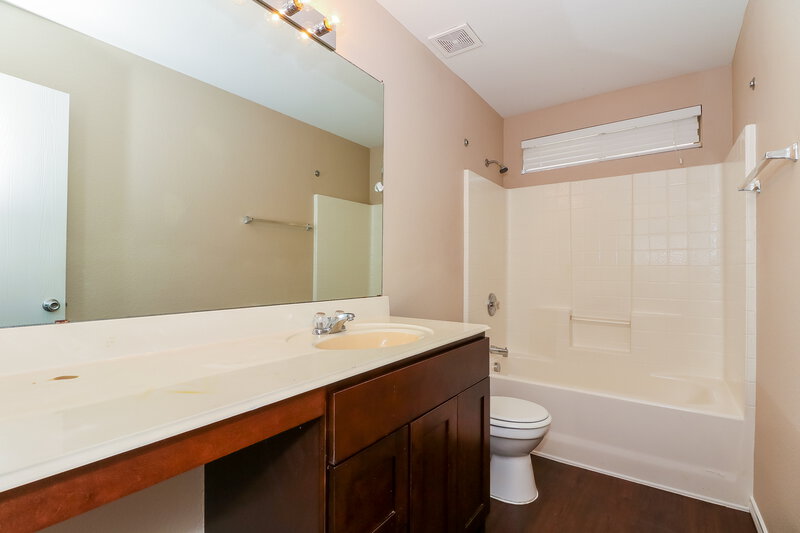 2,365/Mo, 7307 Fossil Creek Dr Arlington, TX 76002 Master Bathroom View