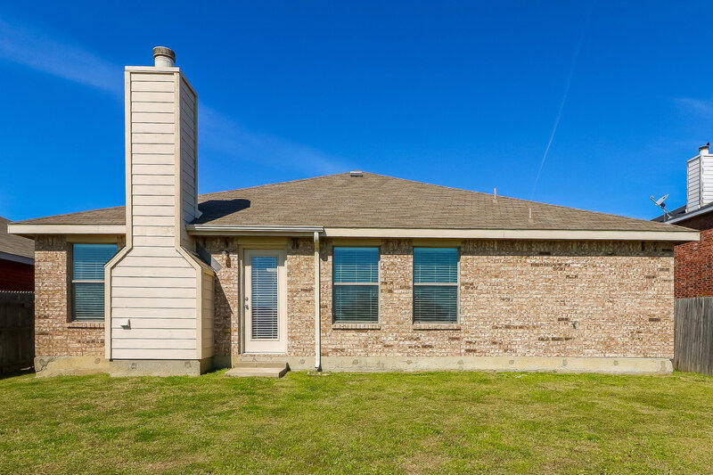 2,365/Mo, 7307 Fossil Creek Dr Arlington, TX 76002 Rear View