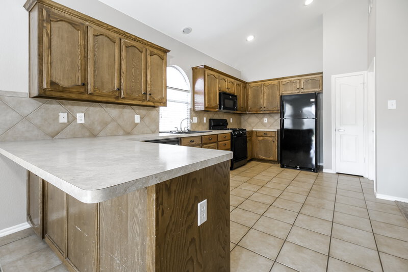 2,380/Mo, 12812 Old Macgregor Ln Fort Worth, TX 76244 Kitchen View