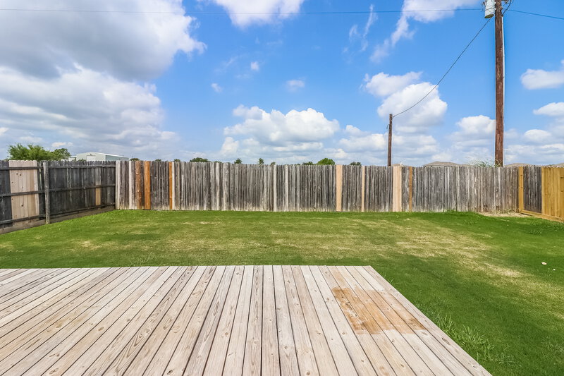 2,275/Mo, 409 Spurlock Dr Krum, TX 76249 Deck View