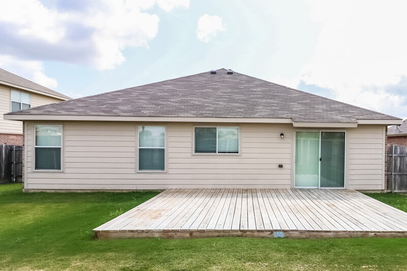 2,275/Mo, 409 Spurlock Dr Krum, TX 76249 Rear View