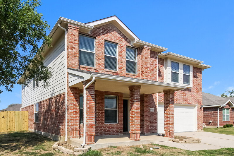 2,650/Mo, 1601 Santa Fe Trl Krum, TX 76249 Front View