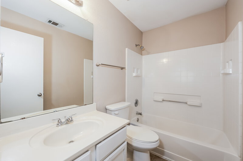 2,565/Mo, 509 Covent Garden Pl Midlothian, TX 76065 Bathroom View 2