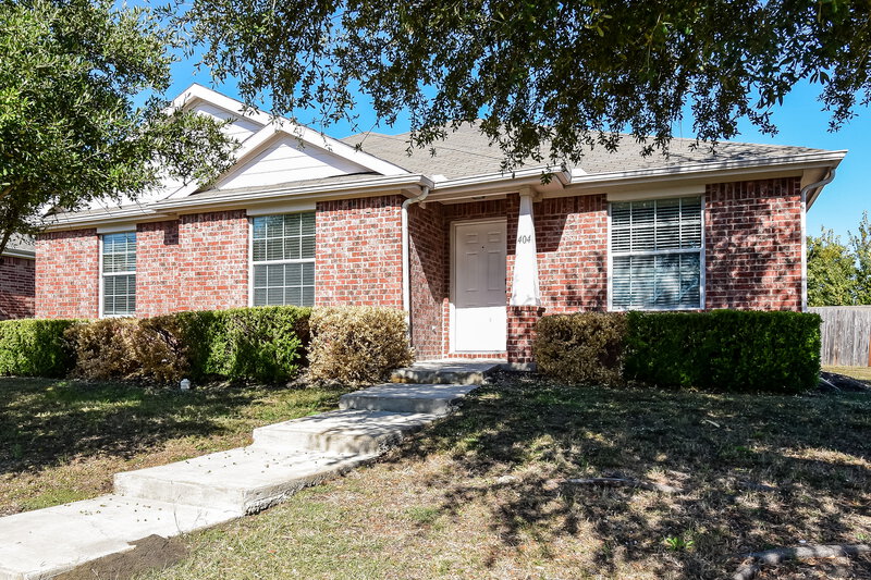 2,190/Mo, 404 Sandy Ln Royse City, TX 75189 Front View