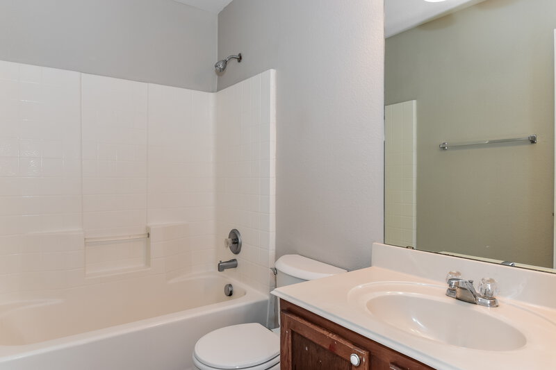 2,190/Mo, 404 Sandy Ln Royse City, TX 75189 Bathroom View