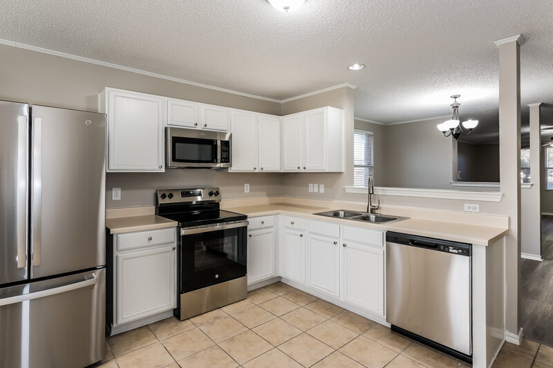 2,240/Mo, 1405 Anna Lea Ln Burleson, TX 76028 Kitchen View