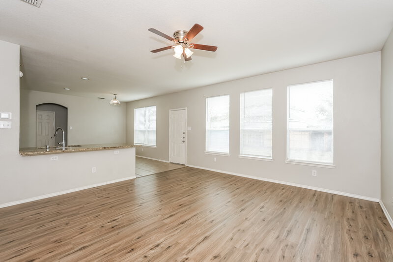 1,980/Mo, 300 Mystic River Trl Fort Worth, TX 76131 Living Room View 2