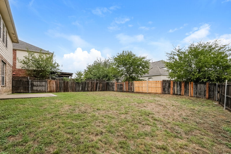 1,980/Mo, 300 Mystic River Trl Fort Worth, TX 76131 Rear View