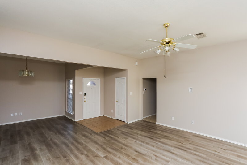 2,495/Mo, 920 Pecan Trl Cedar Hill, TX 75104 Living Room View