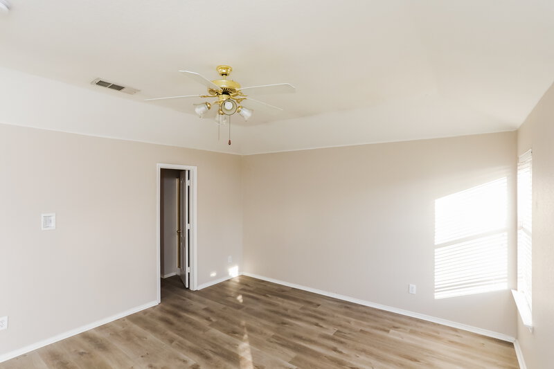 2,495/Mo, 920 Pecan Trl Cedar Hill, TX 75104 Main Bedroom View 2