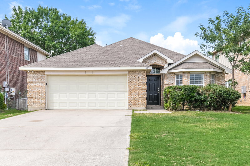 1,900/Mo, 633 Crystal Brook Dr Saginaw, TX 76179 External View