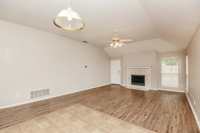 1,900/Mo, 633 Crystal Brook Dr Saginaw, TX 76179 Living Room View 2