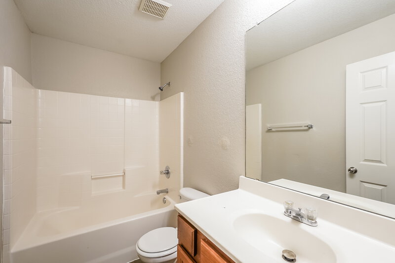 1,970/Mo, 840 Poncho Ln Haslet, TX 76052 Bathroom View