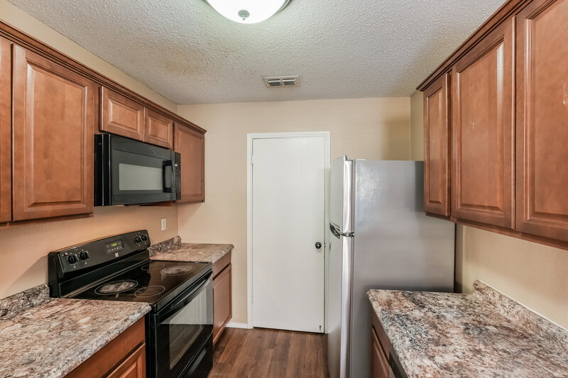1,820/Mo, 512 Bailey St Saginaw, TX 76179 Kitchen View