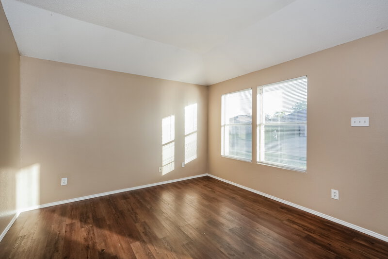 1,820/Mo, 512 Bailey St Saginaw, TX 76179 Family Room View