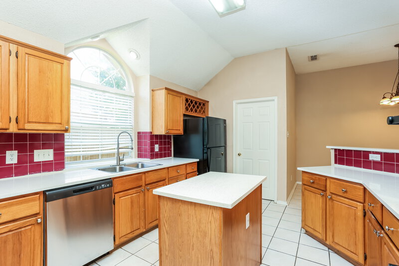 2,205/Mo, 7401 Glenstone St Rowlett, TX 75089 Kitchen View