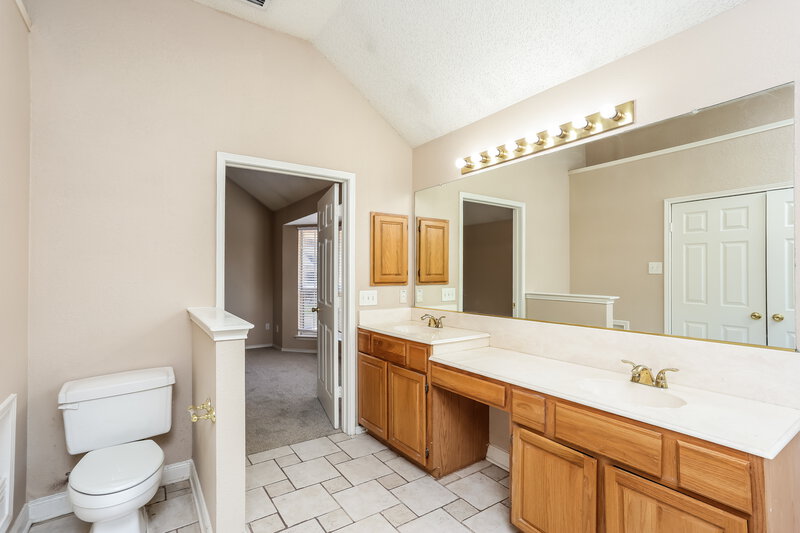 2,205/Mo, 7401 Glenstone St Rowlett, TX 75089 Main Bathroom View