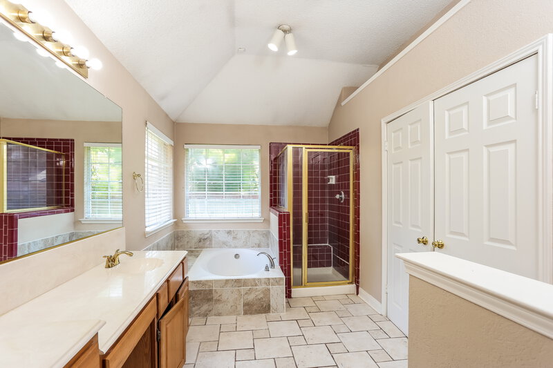 2,205/Mo, 7401 Glenstone St Rowlett, TX 75089 Main Bathroom View 2