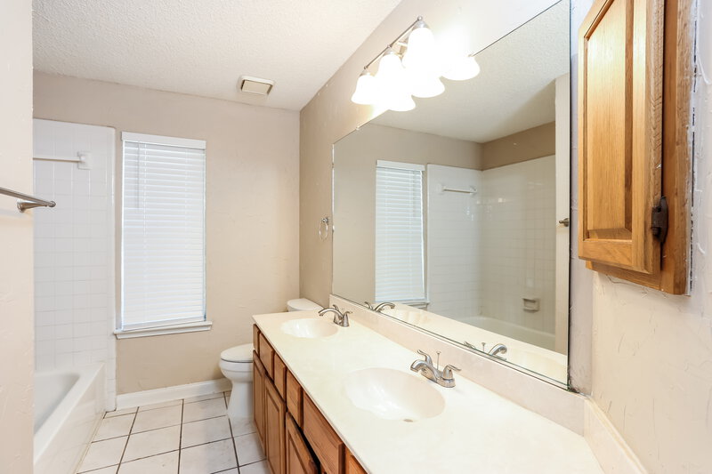 2,205/Mo, 7401 Glenstone St Rowlett, TX 75089 Bathroom View