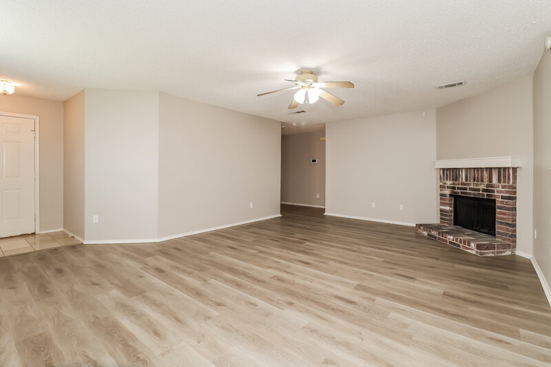 2,670/Mo, 5112 Royal Burgess Dr Fort Worth, TX 76135 Living Room View
