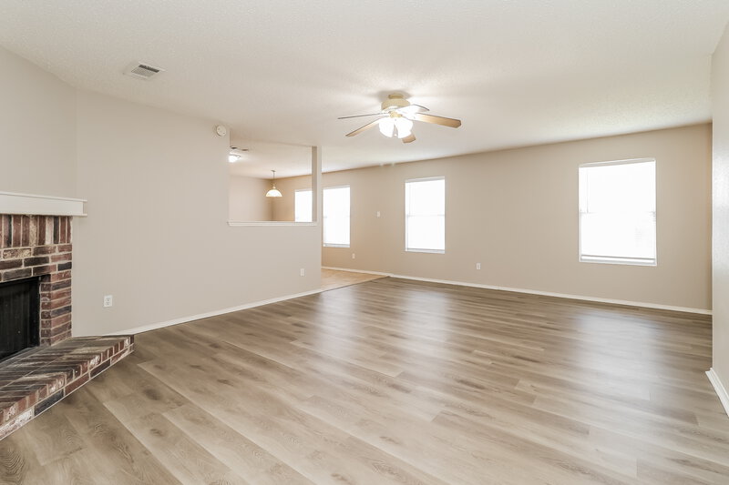 2,670/Mo, 5112 Royal Burgess Dr Fort Worth, TX 76135 Living Room View 2