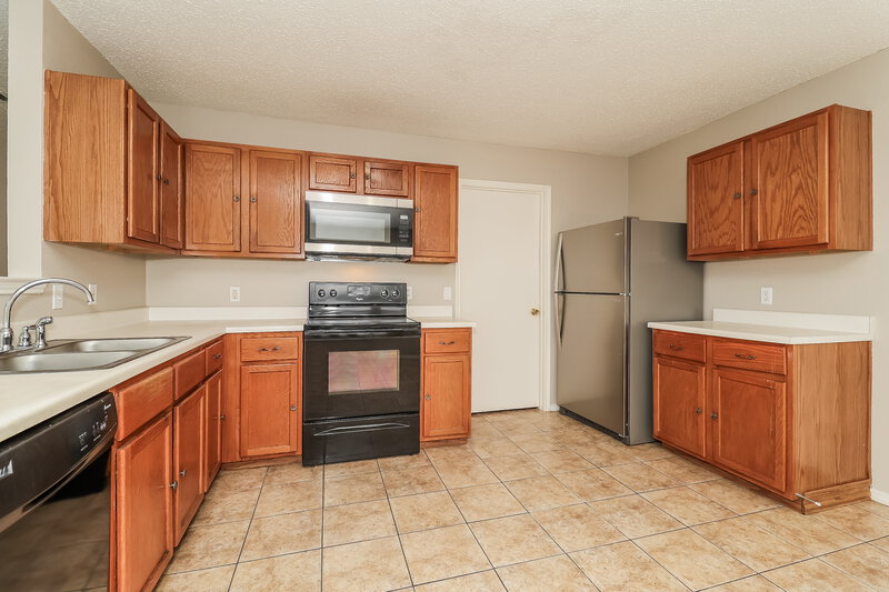 2,670/Mo, 5112 Royal Burgess Dr Fort Worth, TX 76135 Kitchen View