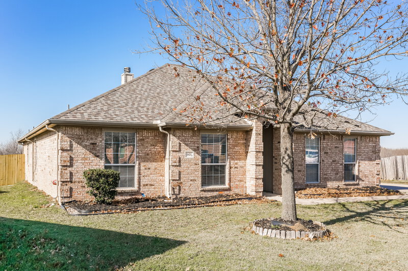 2,690/Mo, 1621 Millbrook Dr Midlothian, TX 76065 Front View