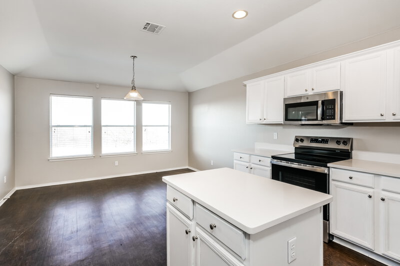 2,690/Mo, 1621 Millbrook Dr Midlothian, TX 76065 Kitchen View